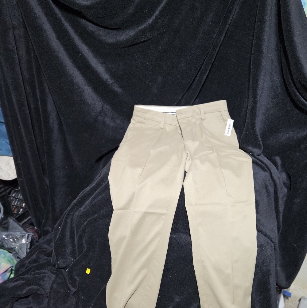 Amazon Essentials Men's Tan Chinos